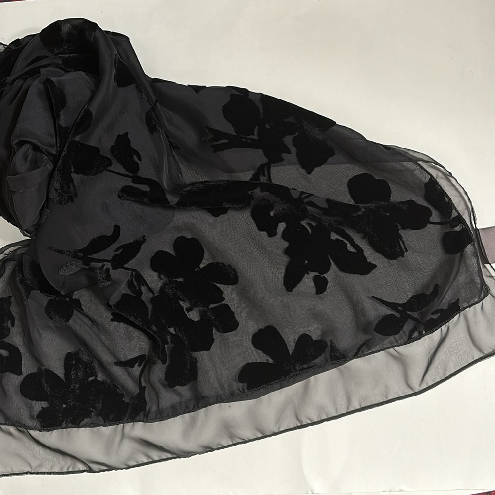 Vince Camuto Black Floral Velour Scarf – Pashmina